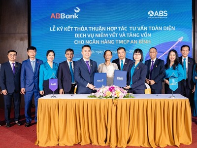 Đại diện ABBank và ABS ký thỏa thuận hợp tác