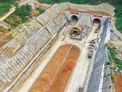 Diễn biến giải ngân vốn đầu tư công trong thời gian gần đây cho thấy xu hướng phục hồi và tăng tốc rất rõ nét. Ảnh: Đức Thanh