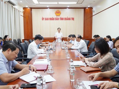 Phó Chủ tịch UBND tỉnh Quảng Trị Hoàng Xuân Tân chủ trì buổi làm việc. Ảnh: Hồng Mến