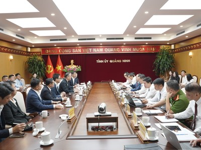 Ông Quản Minh Cường, Bí thư Tỉnh uỷ Quảng Ninh làm việc với ông Vikrom Kromadit, Chủ tịch Tập đoàn Amata và các đối tác, trao đổi định hướng mở rộng hợp tác đầu tư tại tỉnh Quảng Ninh.