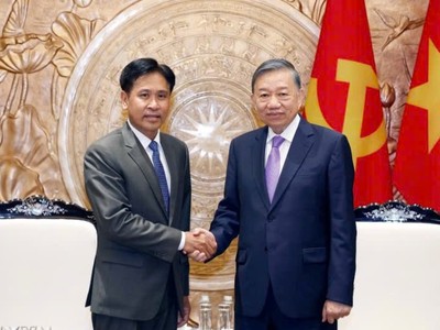 Tổng Bí thư, Chủ tịch nước Tô Lâm tiếp Chánh án Tòa án Nhân dân tối cao Lào Phayvy Syboualypha. (Ảnh: TTXVN)