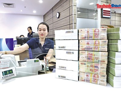 Dự báo trong những tháng cuối năm 2026 lãi suất vẫn cao. Ảnh: Lê Toàn