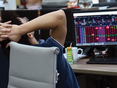 Nền margin cao đã khuếch đại biến động khi thị trường giảm sâu trong tháng 7