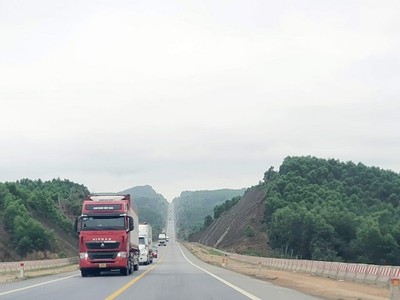 Cử tri TP. Huế kiến nghị sớm hoàn thành cao tốc Cam Lộ - La Sơn mở rộng 