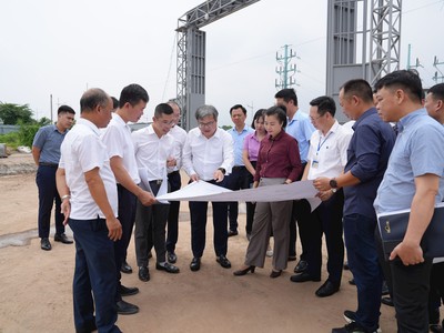 Phó Chủ tịch UBND TP. Hà Nội Trương Việt Dũng kiểm tra thực địa tại Dự án Khu công nghệ cao Sinh học Hà Nội.