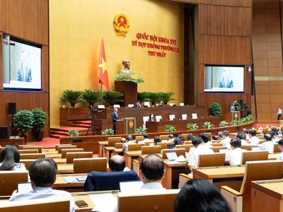 Quốc hội nghe Bộ trưởng Bộ Tài chính Ngô Văn Tuấn báo cáo tiếp thu, giải trình. 