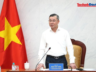 Bộ trưởng Bộ Tài chính Ngô Văn Tuấn phát biểu kết luận hội nghị giao ban.