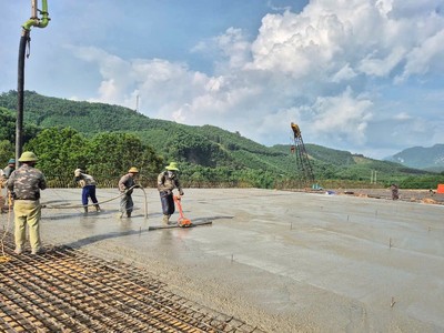 Thi công Dự án tuyến Chợ Mới - Bắc Kạn do Ban quản lý dự án 2 (Bộ Xây dựng) làm chủ đầu tư.