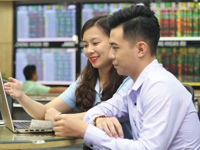 Thị trường chứng khoán vừa có nhịp hồi phục khá tích cực so với cuối tháng 7