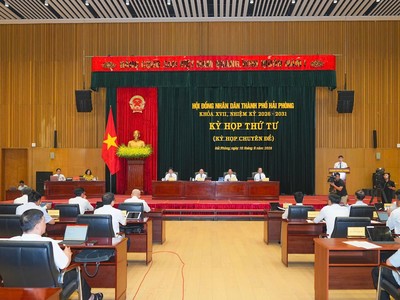 Quang cảnh kỳ họp thứ 4