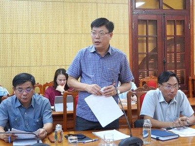 Ông Đặng Đông Hà, Phó giám đốc Sở Văn hóa Thể thao và Du lịch tỉnh Quảng Trị báo cáo các nội dung liên quan. Ảnh: Tiến Nhất