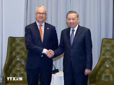 Tổng Bí thư, Chủ tịch nước Tô Lâm tiếp ông Nicholas Moore, Đặc phái viên của Chính phủ Australia về Đông Nam Á. (Ảnh: Thống Nhất/TTXVN)