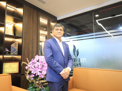 Chủ tịch HĐQT Văn Tiến Thanh