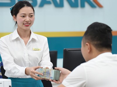 Tín dụng tăng khiến các ngân hàng phải đẩy mạnh huy động vốn