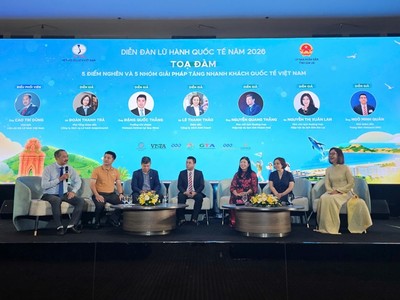 Các chuyên gia, doanh nghiệp đi tìm điểm nghẽn và giải pháp nhằm tăng nhanh khách quốc tế đến Việt Nam.