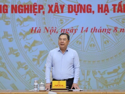 Ngày 14/8, Phó Thủ tướng Thường trực Phạm Gia Túc chủ trì Hội nghị tháo gỡ các khó khăn, vướng mắc trong lĩnh vực công nghiệp, xây dựng, hạ tầng và quy hoạch. Ảnh: Chinhphu.vn