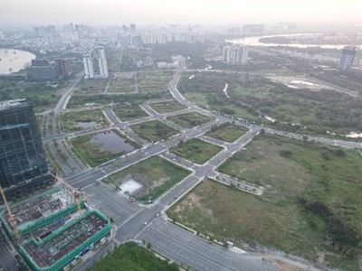 Đến nay, TP.HCM đã phê duyệt phương án đấu giá đối với 5 lô đất tại Khu đô thị mới Thủ Thiêm, với tổng diện tích khoảng 36.550 m2 và tổng giá khởi điểm hơn 12.500 tỷ đồng. Ảnh: Lê Toàn.