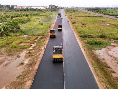 Vinaconex thi công đường song hành Vành đai 4, đoạn qua Đan Phượng.