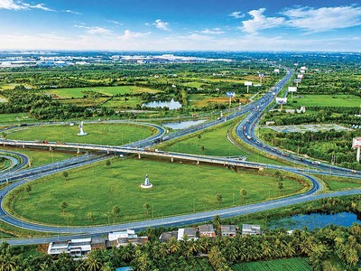 Là vùng đất nông nghiệp trù phú của Đồng bằng sông Cửu Long (ĐBSCL), Đồng Tháp đang đứng trước cơ hội bứt phá để trở thành trung tâm trung chuyển mới của Tiểu vùng Mê Kông.