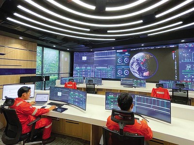 Nhiều nhà đầu tư đang đề xuất những dự án trung tâm dữ liệu quy mô lớn ở Việt Nam. Trong ảnh: Trung tâm dữ liệu của Singapore tại TP.HCM. Ảnh: Lê Toàn