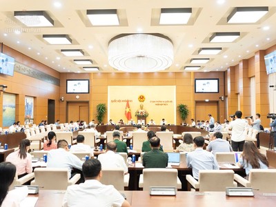  Ủy ban Thường vụ Quốc hội cho ý kiến sửa 4 luật lĩnh vực công thương. 