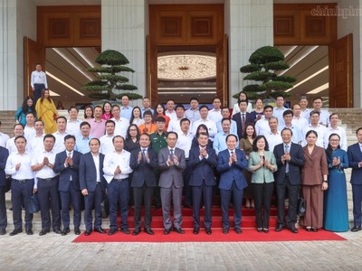 Thủ tướng: "Đổi mới tư duy - Chuyển biến mạnh mẽ - Kết quả thực chất" toàn ngành giáo dục 