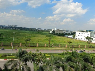 Một khu đất chưa triển khai dự án tại Khu công nghệ cao TP.HCM - Ảnh: Lê Quân