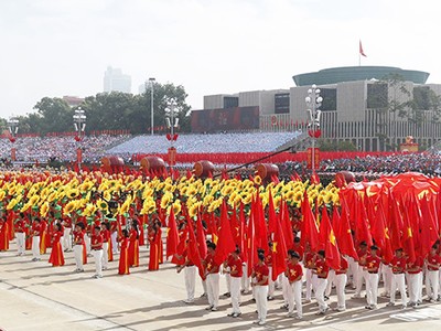 Sau 40 năm Đổi mới, Việt Nam đã tạo dựng nền tảng vững chắc để hướng tới mục tiêu thịnh vượng vào năm 2045. Ảnh: Đức Thanh
