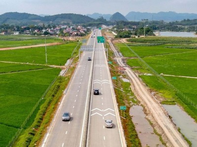 Một đoạn cao tốc Mai Sơn - Quốc lộ 45.
