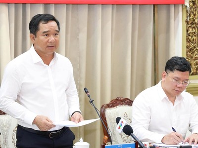 Chủ tịch UBND TP.HCM Nguyễn Văn Được yêu cầu tiếp tục cải cách, cắt giảm thủ tục hành chính, tạo điều kiện thuận lợi hơn cho doanh nghiệp hoạt động, đầu tư và mở rộng sản xuất. Ảnh: NT 