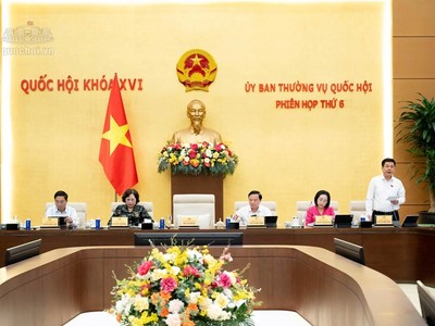 Phiên họp sáng 4/9 của Ủy ban Thường vụ Quốc hội. 