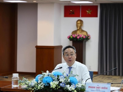 Ông Phạm Dứt Điểm, Giám đốc Sở Ngoại vụ TP.HCM thông tin về những nội dung trọng tâm tại Đối thoại Hữu nghị TP.HCM lần thứ 3 năm 2026. Ảnh: TT 