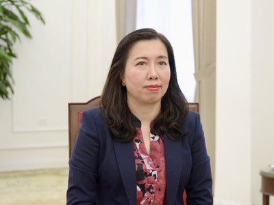 Thứ trưởng Bộ Ngoại giao Lê Thị Thu Hằng.