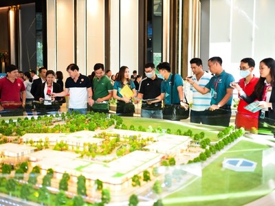 Quy định mới đặt ra yêu cầu rõ ràng đối với cá nhân hành nghề môi giới bất động sản, đồng thời tăng mức độ trách nhiệm của doanh nghiệp cung cấp dịch vụ môi giới.