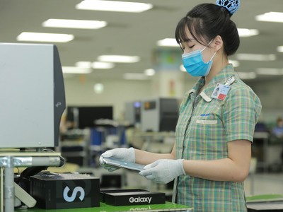 Bên trong nhà máy sản xuất điện thoại Samsung của Hàn Quốc tại Việt Nam. Ảnh: Đức Thanh. 
