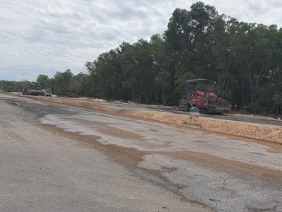 Giá trị các gói thầu xây lắp của dự án Quốc lộ 15D đoạn từ Cảng Mỹ Thuỷ đến cao tốc Cam Lộ - La Sơn hiện đã đạt khoảng 261/1.134 tỷ đồng.