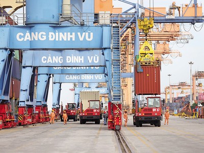 Cảng biển không chỉ là hạ tầng kết nối thương mại, mà còn phản ánh năng lực tham gia và nâng cấp vị trí của Việt Nam trong các chuỗi giá trị toàn cầu. Ảnh: Đức Thanh