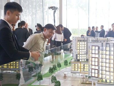 Khách hàng tham dự một lễ mở bán dự án tại TP.HCM