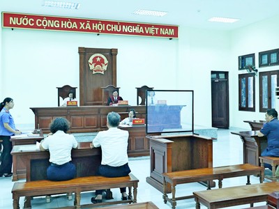 Hội đồng xét xử vụ án dân sự công ích, Tòa án Nhân dân Khu vực 4 - Hà Nội.