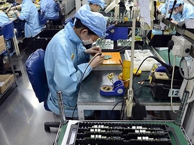 VEIA và Bộ Công thương được giao phối hợp lập cơ chế cảnh báo sớm cho ngành điện tử xuất khẩu. 