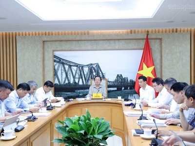 Phó Thủ tướng Hồ Quốc Dũng chủ trì cuộc họp với các bộ, cơ quan liên quan và UBND TP. Hải Phòng về tháo gỡ khó khăn, vướng mắc của Công ty Cổ phần đóng tàu Thái Bình Dương - Ảnh: chinhphu.vn