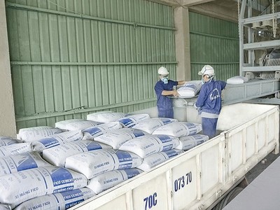 Tiêu thụ xi măng 8 tháng năm 2026 tăng cả ở kênh nội địa lẫn xuất khẩu. 