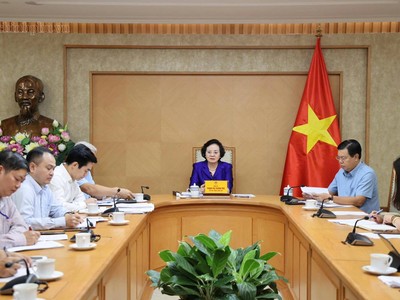 Phó Thủ tướng Phạm Thị Thanh Trà chủ trì buổi làm việc với Bộ Nội vụ về xây dựng Đề án cải cách chính sách tiền lương và bảo hiểm xã hội.