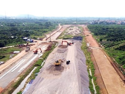 Nhiều địa phương trong cả nước đang nỗ lực giải ngân vốn đầu tư công.
