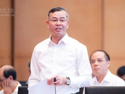 Bộ trưởng Bộ Tài chính Ngô Văn Tuấn hồi âm các vấn đề được đại biểu quan tâm - Ảnh: QH. 