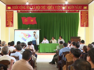 Toàn cảnh buổi đối thoại tại trụ sở UBND xã Mỹ Thuỷ. Ảnh: Trường Nhật