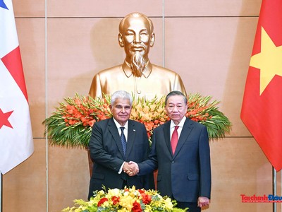 Tổng Bí thư, Chủ tịch nước Tô Lâm và Tổng thống Cộng hòa Panama José Raúl Mulino chụp ảnh chung. Ảnh: Đức Thanh.