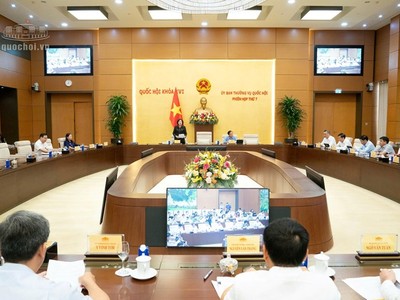 Phó chủ tịch Quốc hội Nguyễn Thị Hồng điều hành phiên thảo luận - Ảnh: QH. 