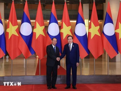 Chủ tịch Quốc hội Trần Thanh Mẫn và đồng chí Vilay Lakhamphong, Ủy viên Bộ Chính trị, Thường trực Ban Bí thư Trung ương Đảng Nhân dân Cách mạng Lào đang thăm chính thức Việt Nam. (Ảnh: Tuấn Anh/TTXVN)