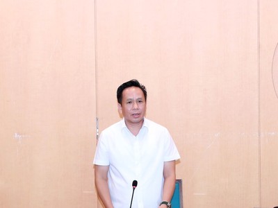 Phó Giám đốc Sở Tài chính Hà Nội Vũ Trung Thành phát biểu ý kiến.